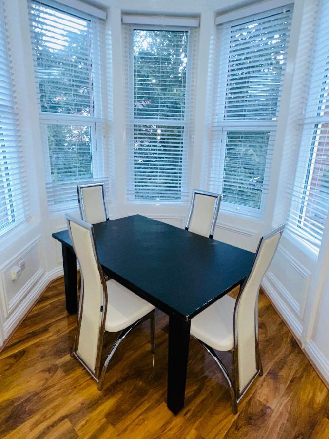 Newly Refurbished Two Bedrooms Flat St Leonards-on-Sea Bagian luar foto