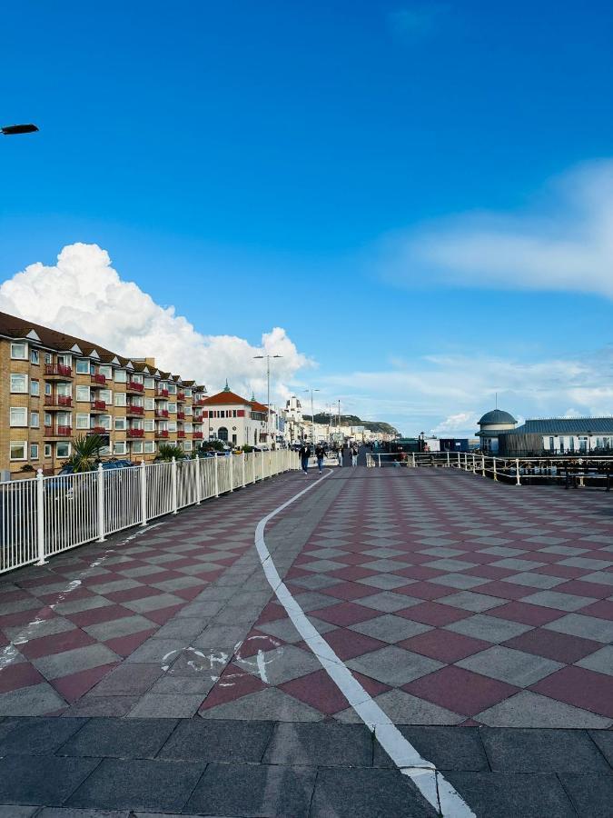 Newly Refurbished Two Bedrooms Flat St Leonards-on-Sea Bagian luar foto